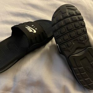 Nike Air Max Camden Slides
